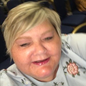 Meet your Posher, Elizabeth